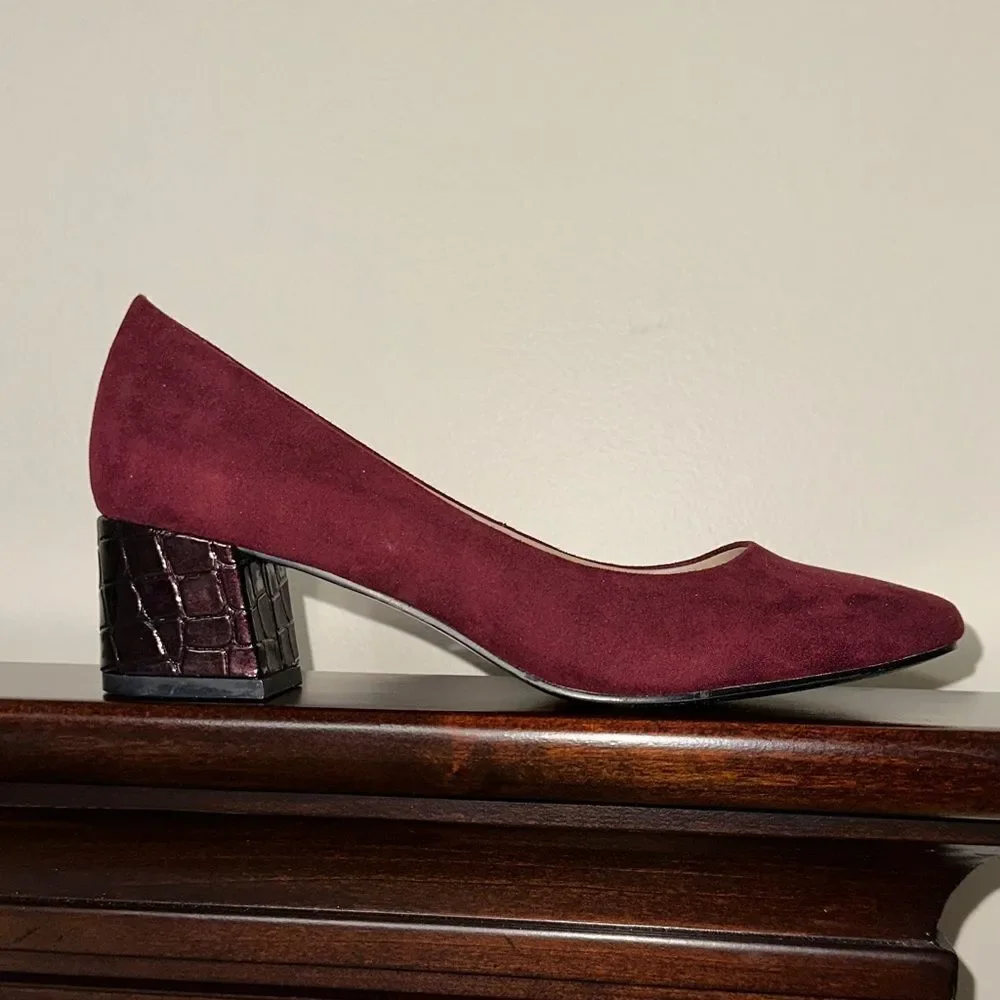 ANN TAYLOR 7 Burgundy Faux Suede Block Pebbled Heel Soft Footbed Pumps